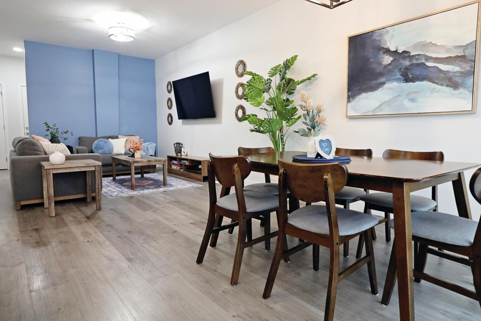Beautiful 3 King Beds,Garage,Airport,Disney+ Edmonton Exterior photo